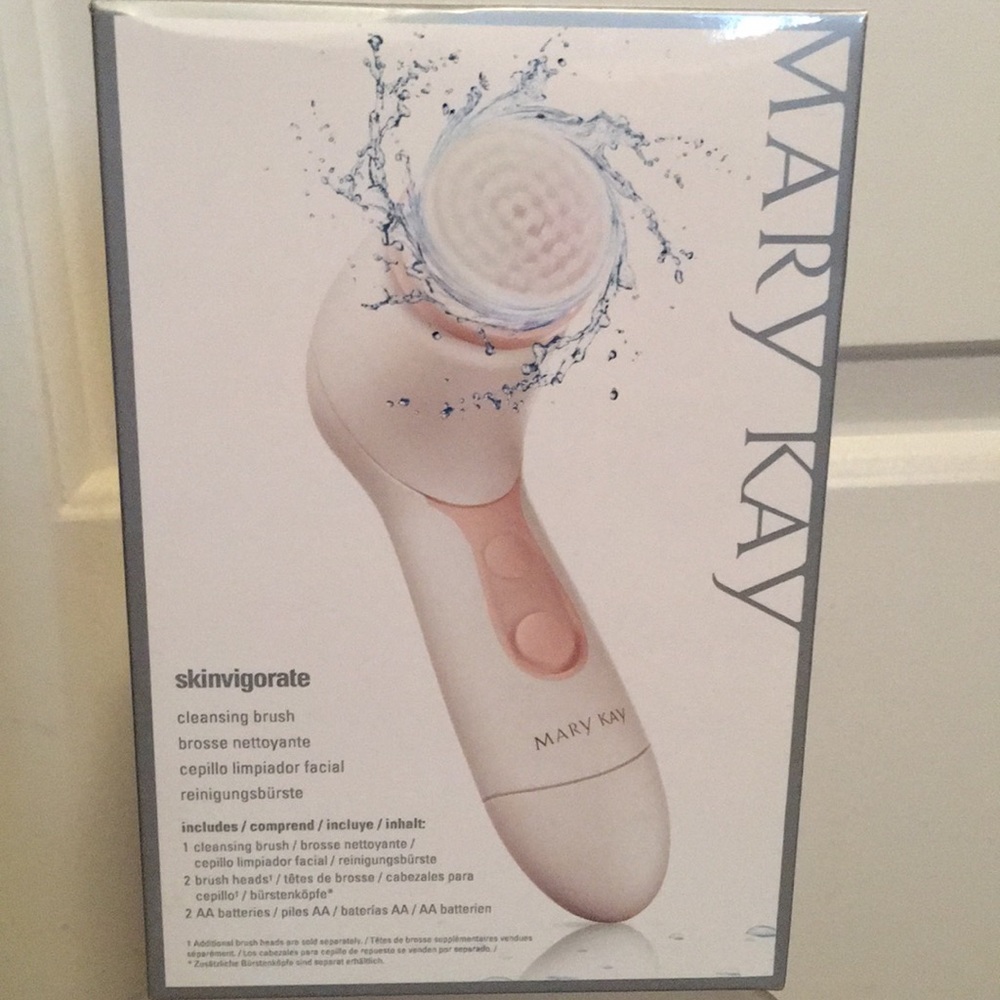 Mary Kay cleansing brush